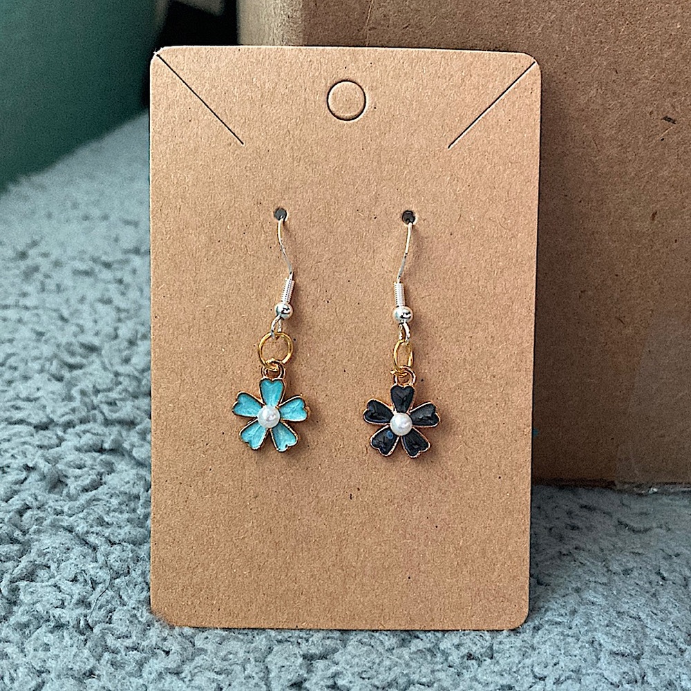 Blue and gray flower earrings